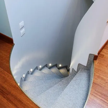 Lora Center * Όπως