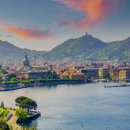 아파트 Lora Center 코모